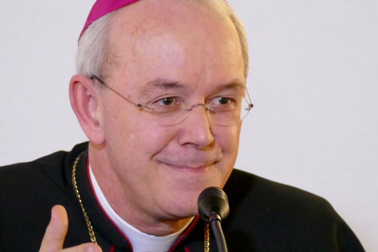 Bishop Athanasius Schneider: The crisis of the Faith in the Church ...